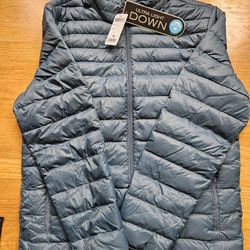 32 Degrees ultra light down packable jacket