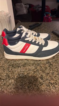 New Nautica Sneakers. Size 11