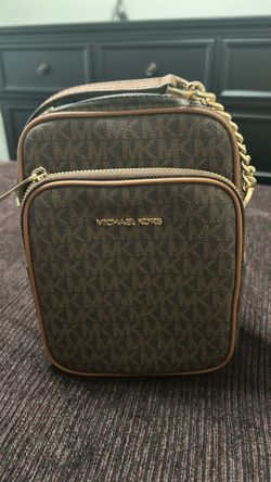 Michaels Kors jet set small logo crossbody bag