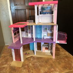 Barbie Dream House 