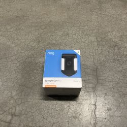 Ring Spotlight Cam Plus, Battery | Two-Way Talk, Color Night Vision, and Security Siren (2022 release) - Black