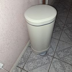 Diaper Trash Can 