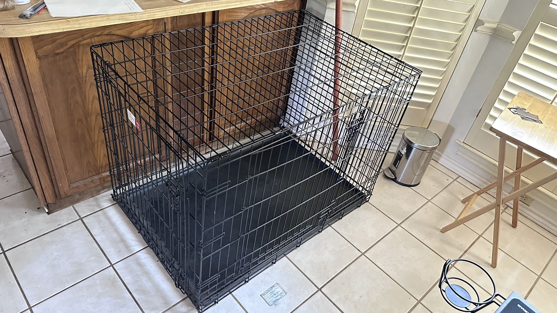 dog kennel set w doggy gate 