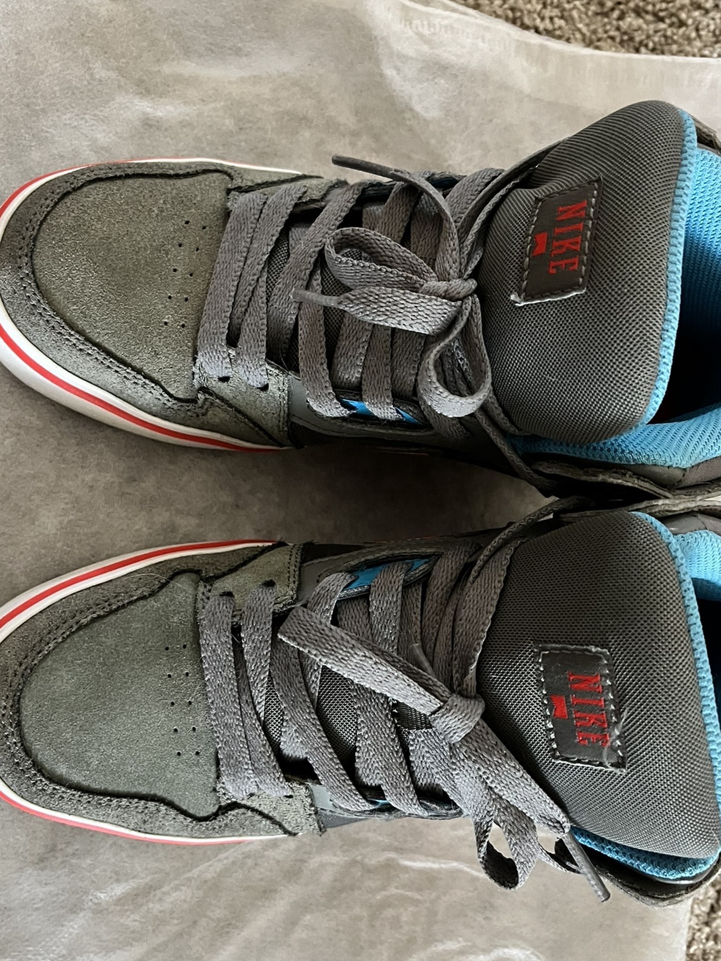 Nike Boys Hightop Sneaker