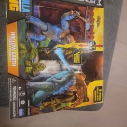Monsterverse Godzilla vs Kong: Hallow Earth  Figures 5 piece Multi Level Diorama