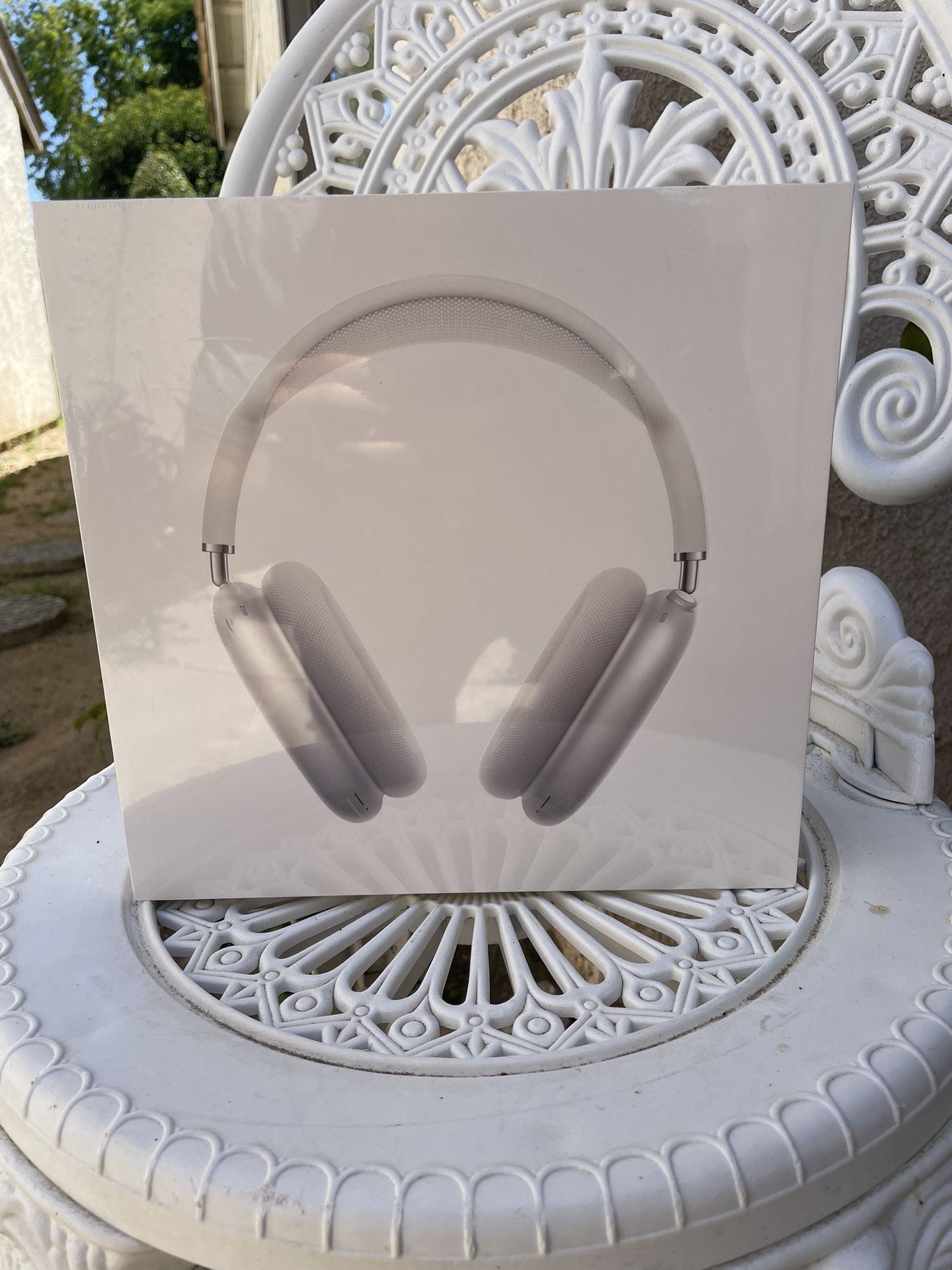 Air Pod Max Pro Guaranteed (with Apple Care 1yr)