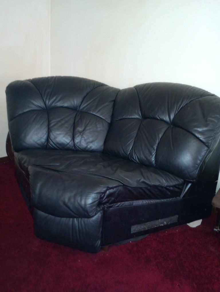 Italian Black Leather Sofa with Built In Bed/Frame & Sectional Black