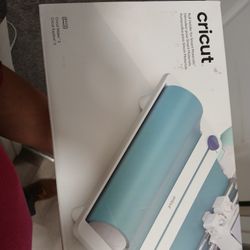 Cricut roll holder