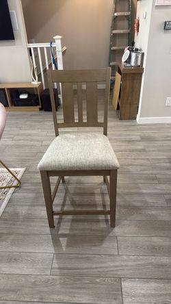 Counter height chairs (6)