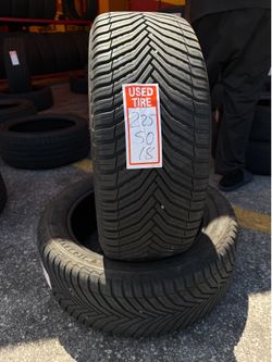 2 showroom tires 225/50/18 Michelin