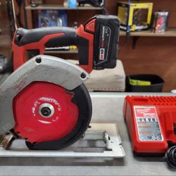 Milwaukee M18 6-1/2 in. Circular Saw Kit