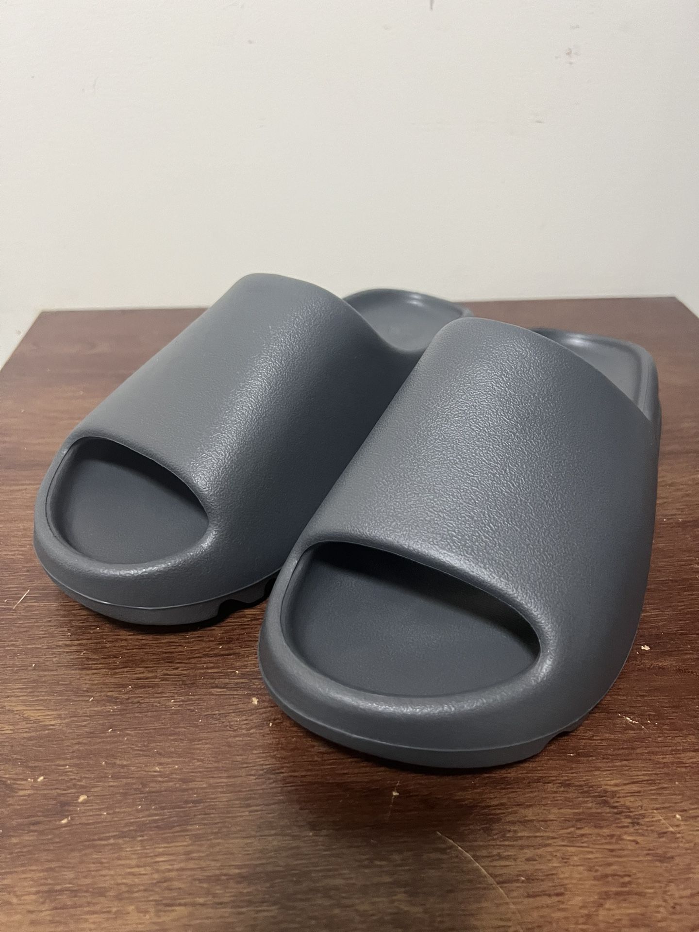 Brand New Yeezy Slides Slate Grey Size 11 Mens