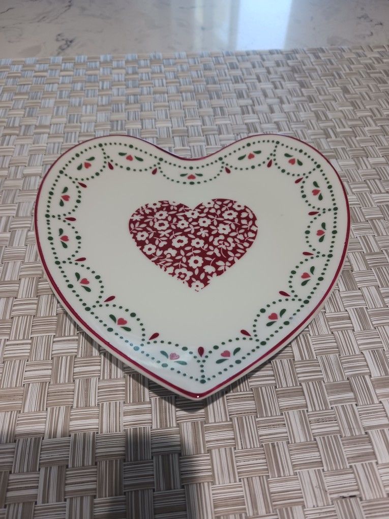 Vintage Heart Shaped Porcelain Dresser Trinket Plate