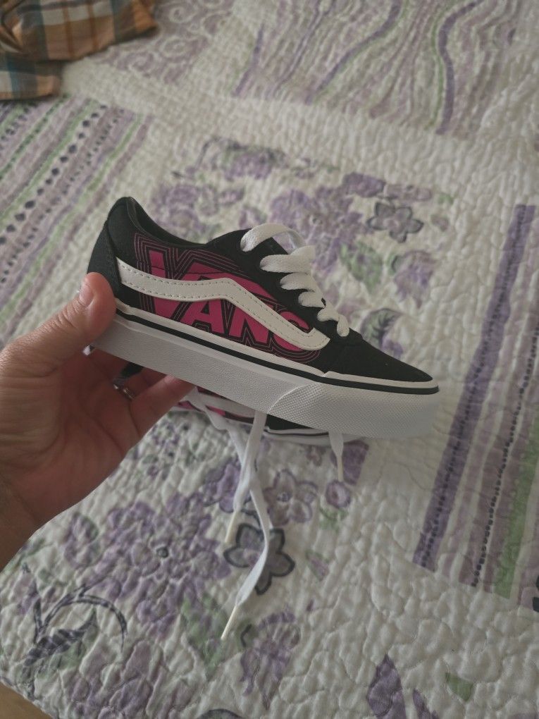 VANS 11