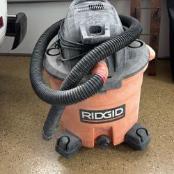 Rigid 12 Gallon Wet/Dry Vac