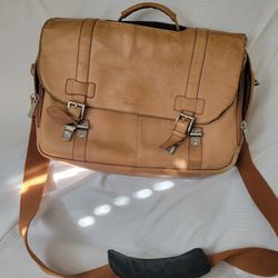 Kenneth Cole Reaction Genuine Tan Leather Messenger Bag