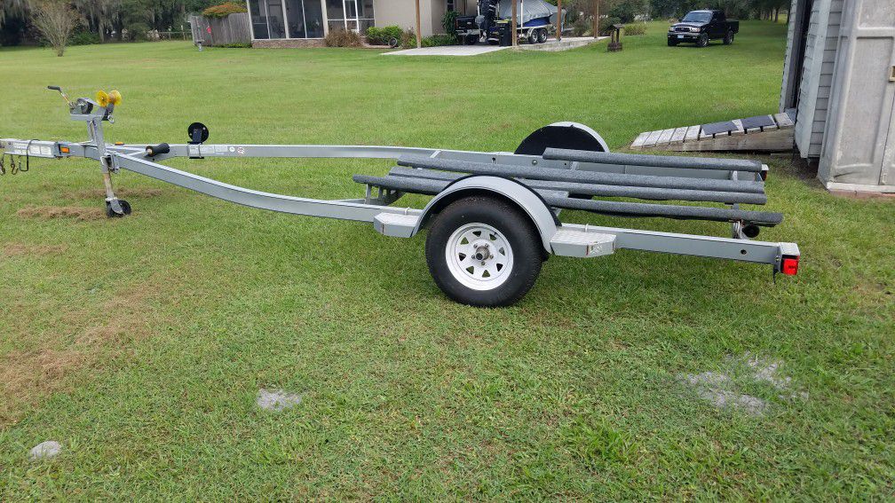 19 ft Trailstar boat trailer with folding tongue
