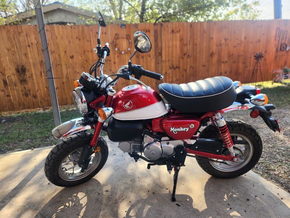 HONDA MONKEY 125CC...LIKE NEW...4 SPEED..