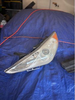 Hyundai sonata headlight