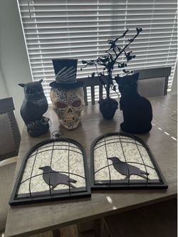 Set of brand new Halloween decor 🎃
