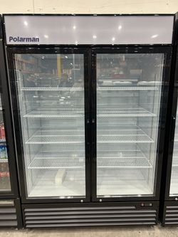 ❄️NSF Commercial 2 Door Beverage Merchandiser (Exhibidor de Bebidas)