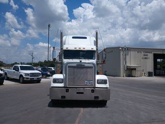 Freightliner Semi Truck White