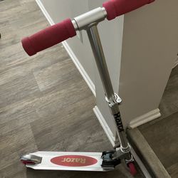 Move Out Sale:Kids Scooter In Pink 