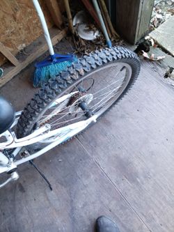 White Mountain Bike with Knobby Tires