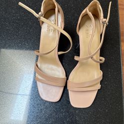 Size 9 Naturalized Cream Tan Heel New 