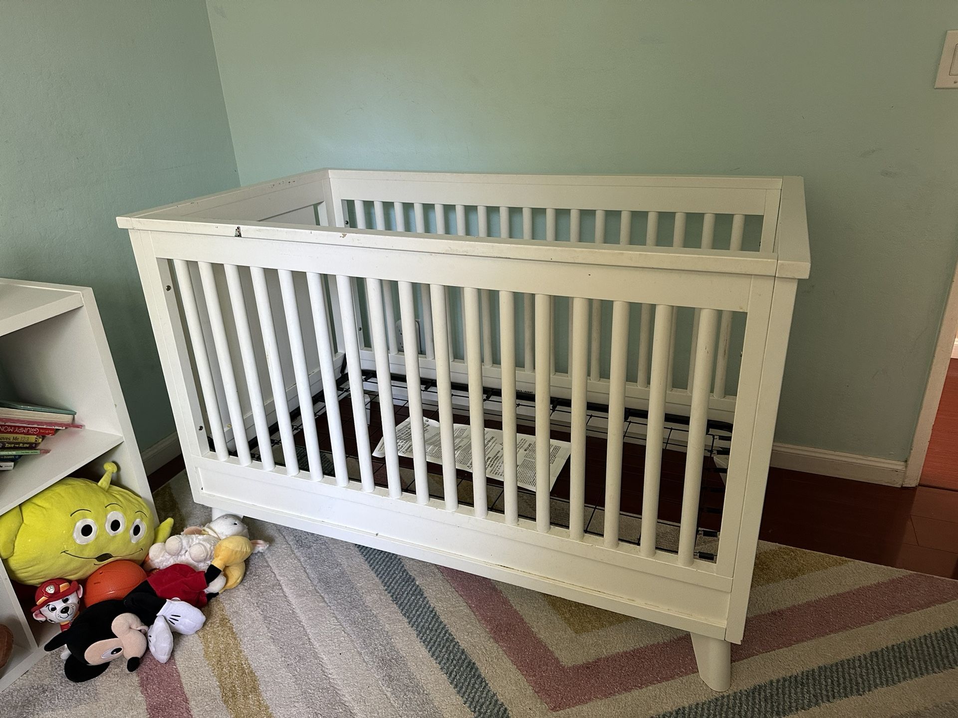 Munire Baby Crib (disassembled)