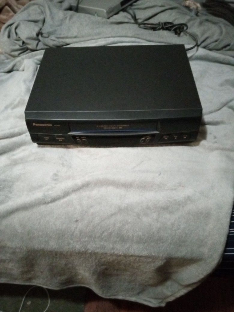 Panasonic PV 9450 Four Head VCR, With Omnivision HiFi Stereo