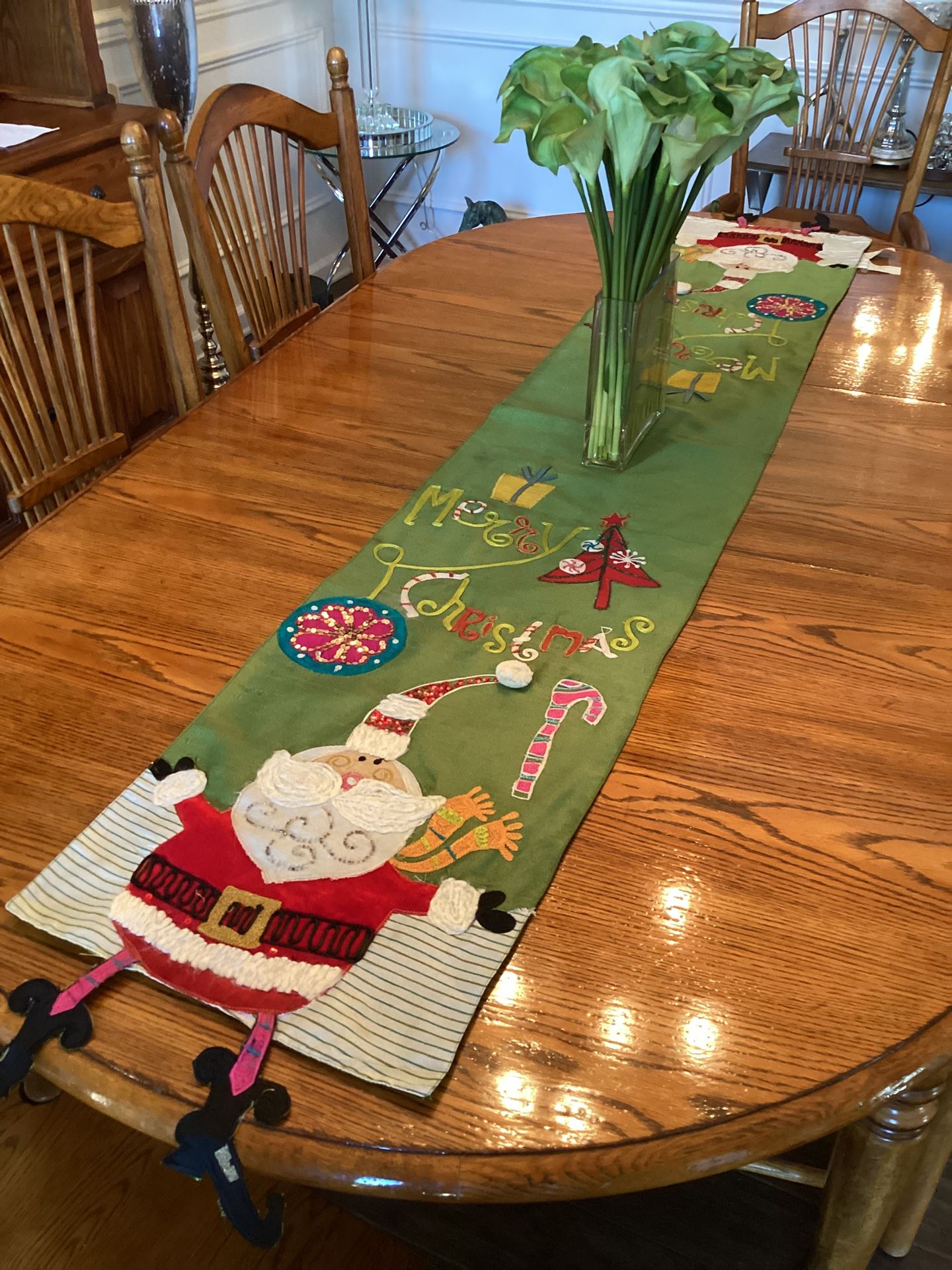 (TAG $39.95) PIER 1 Santa, appliquéd polyester table runner 13” x 72”