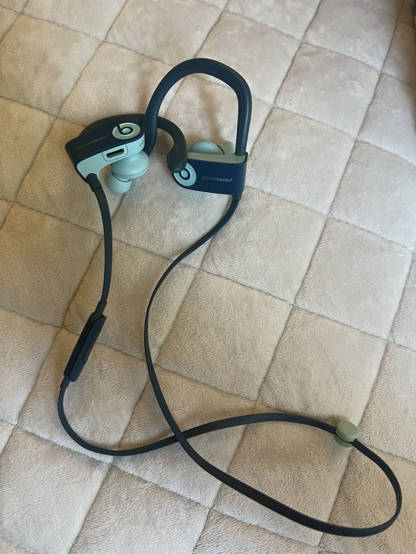Powerbeats 3