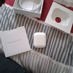 Apple Airpods 2nd Generation With Charging Case - White