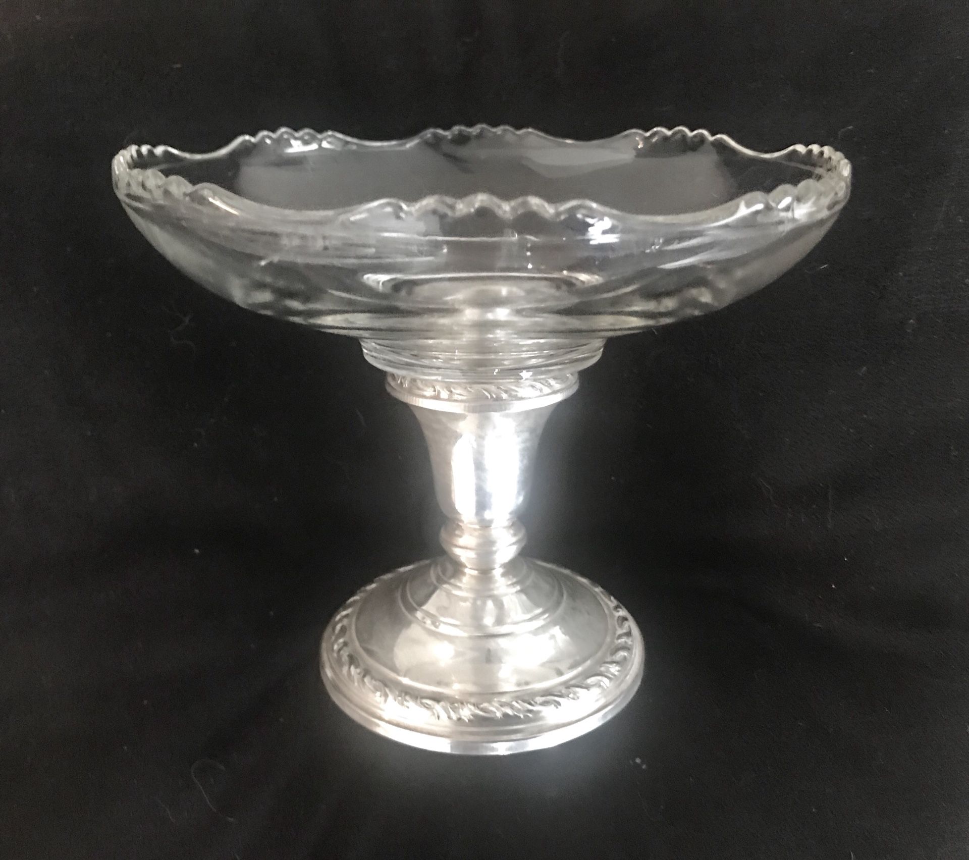 ANTIQUE AMSTON STERLING 540 CRYSTAL GLASS COMPOTE BOWL WITH CONVERTIBLE CANDLE STICK HOLDER FUNCTION