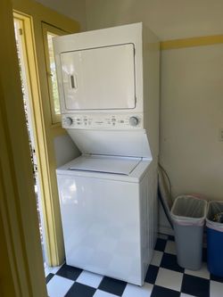 Stackable washer dryer