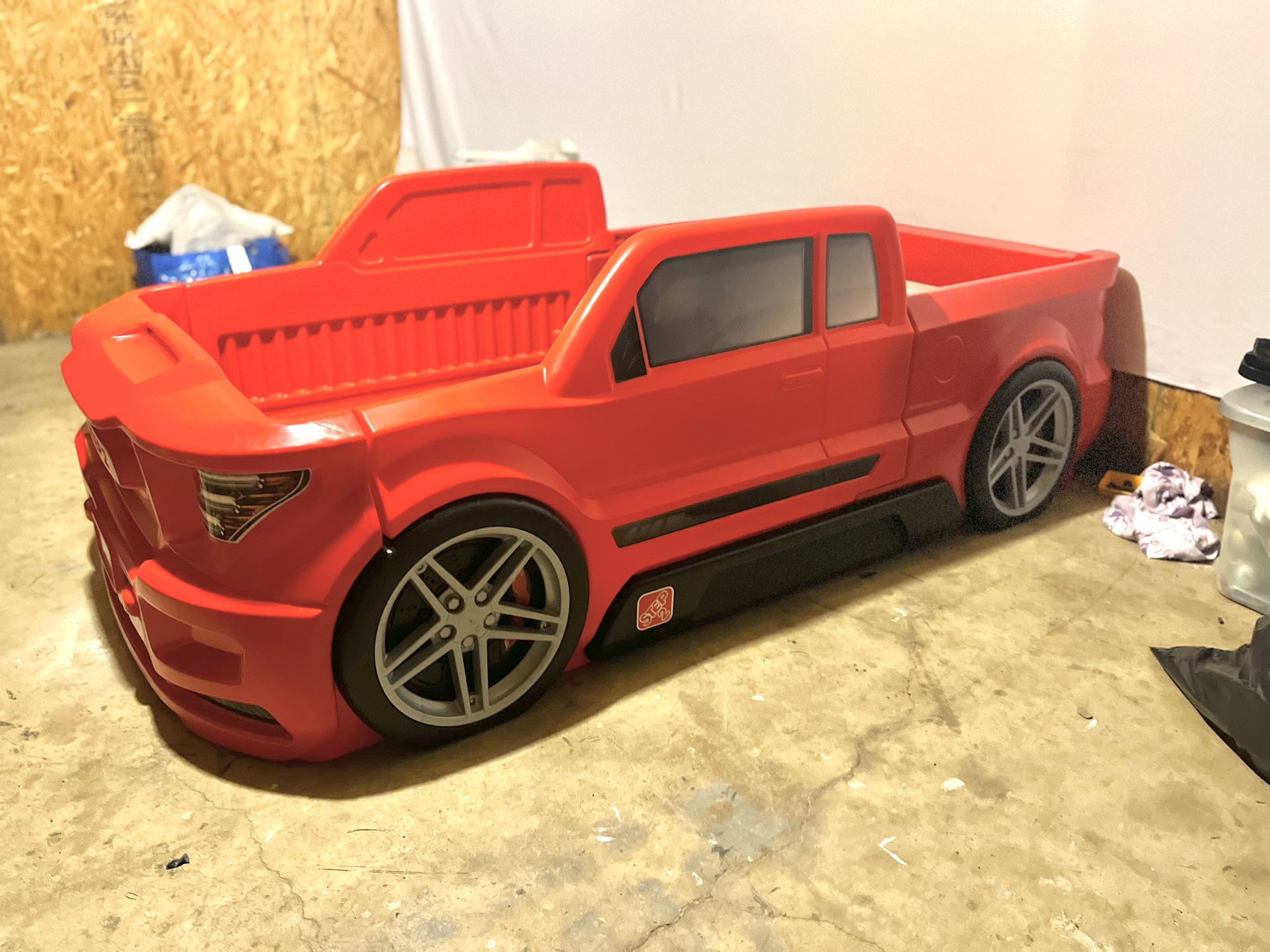 Kids Twin Truck Bed With Drawer 