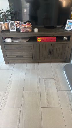 Tv stand