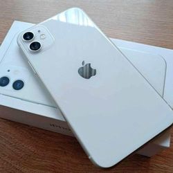 iPhone 11, Factory UNLOCKED,  Excellent Condition.  Like New 