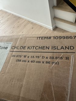 Kitchen island By Chloe