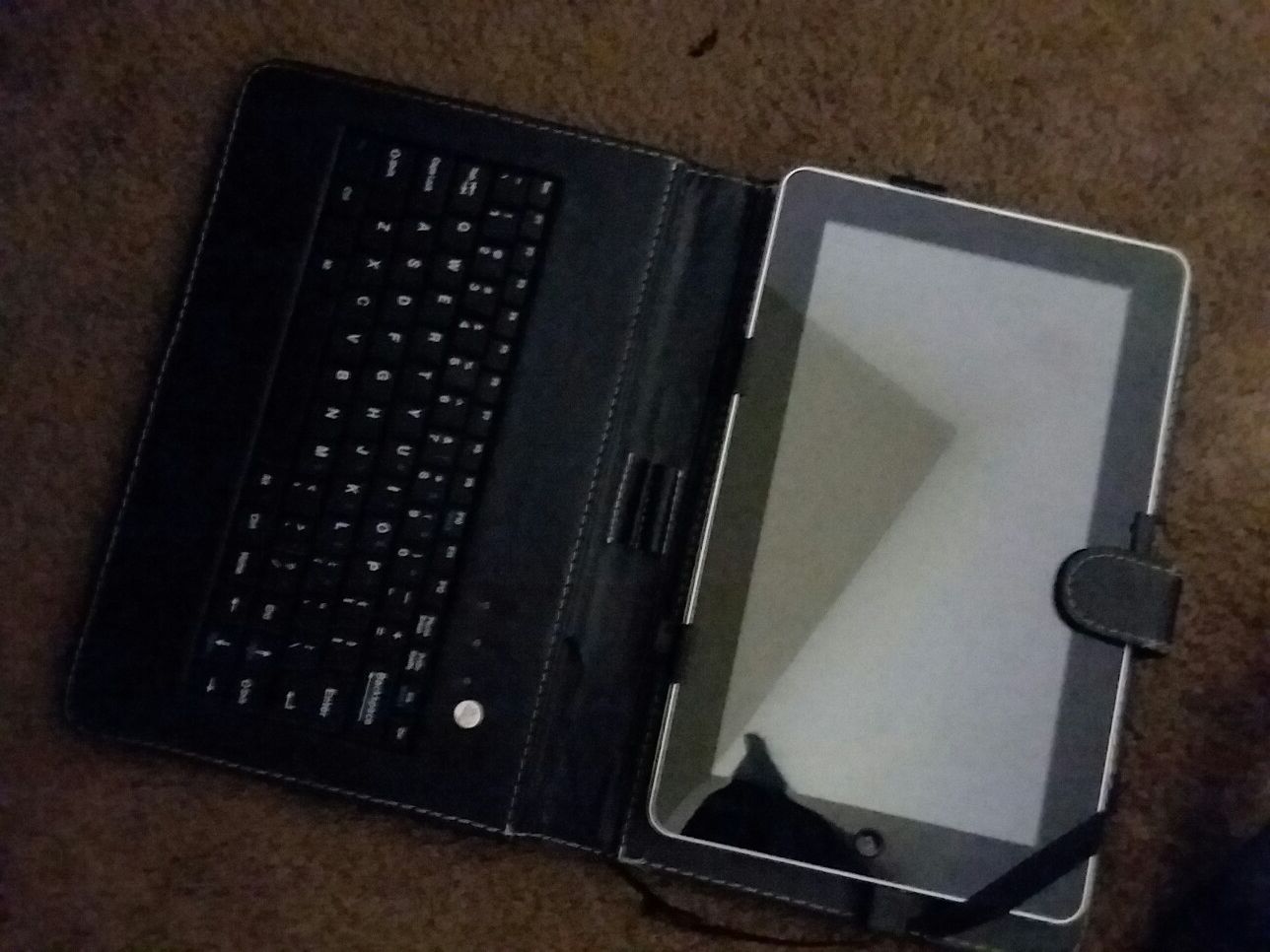 Hugh tablet with keyboard