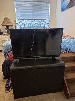 29' TV Generic Brand With Remote