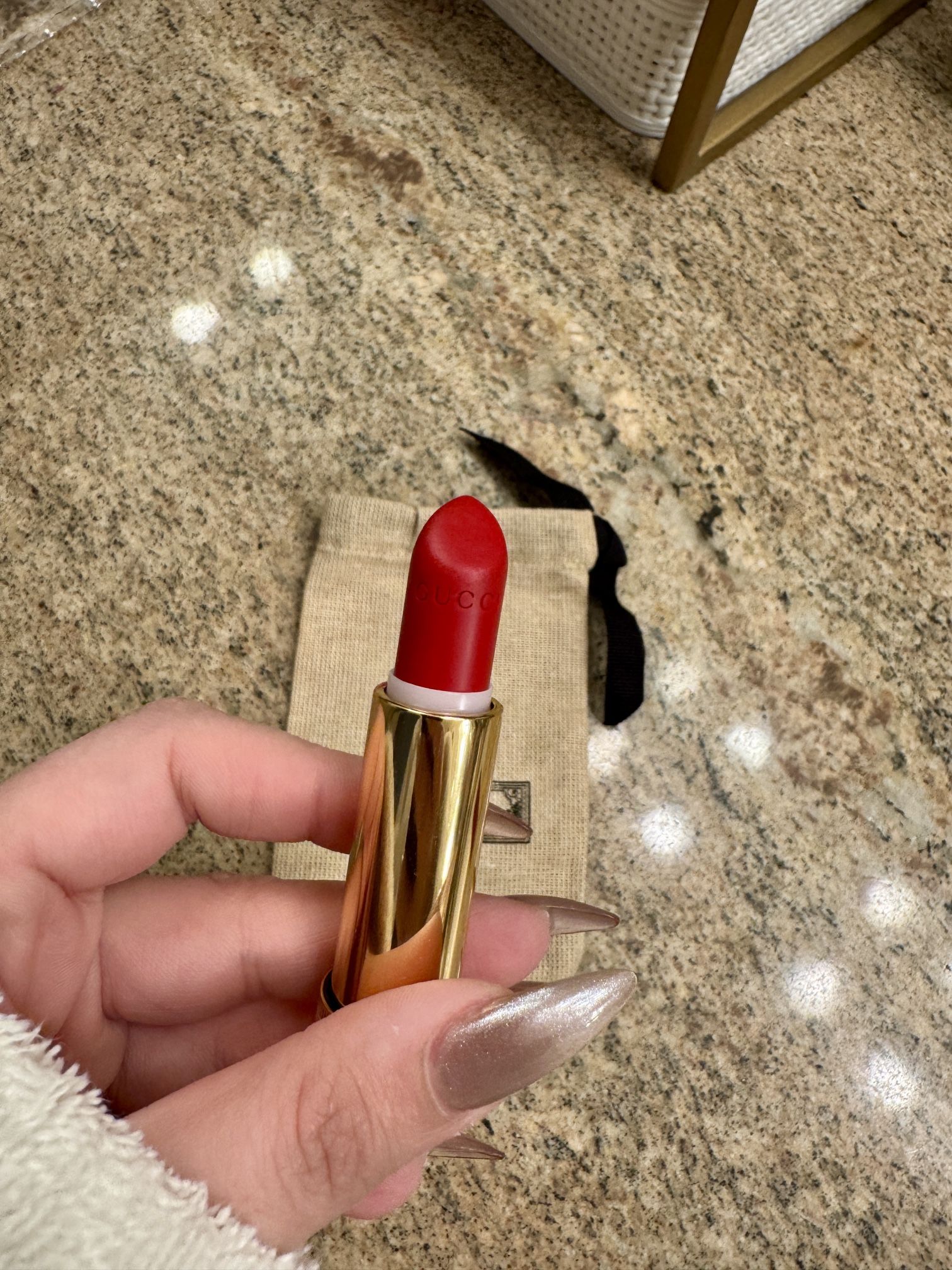 Gucci Womens Red Goldie Lipstick Satin Rogue 