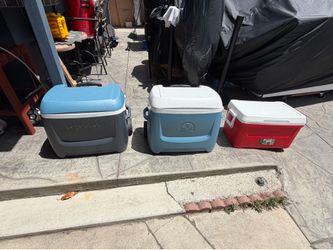 3 igloo cool 2 with wheels $50 each and red one $30 thanks