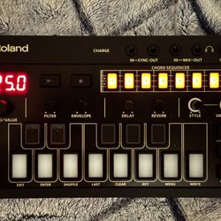 Roland Aira J-6 Chord Synthesizer Barely Used $150