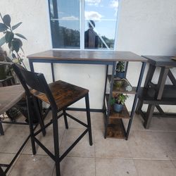 Mesa / escritorio y silla