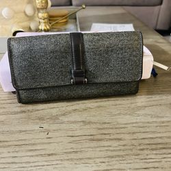 Woman’s wallet 💳