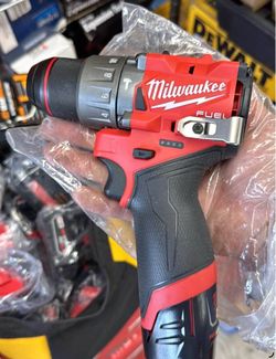 Milwaukee m12 fuel hammer drill with battery
