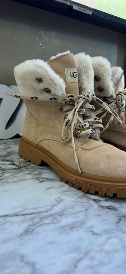 Size 7 Ugg Boots Woman’s
