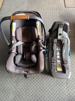 Nuna car seat & base
